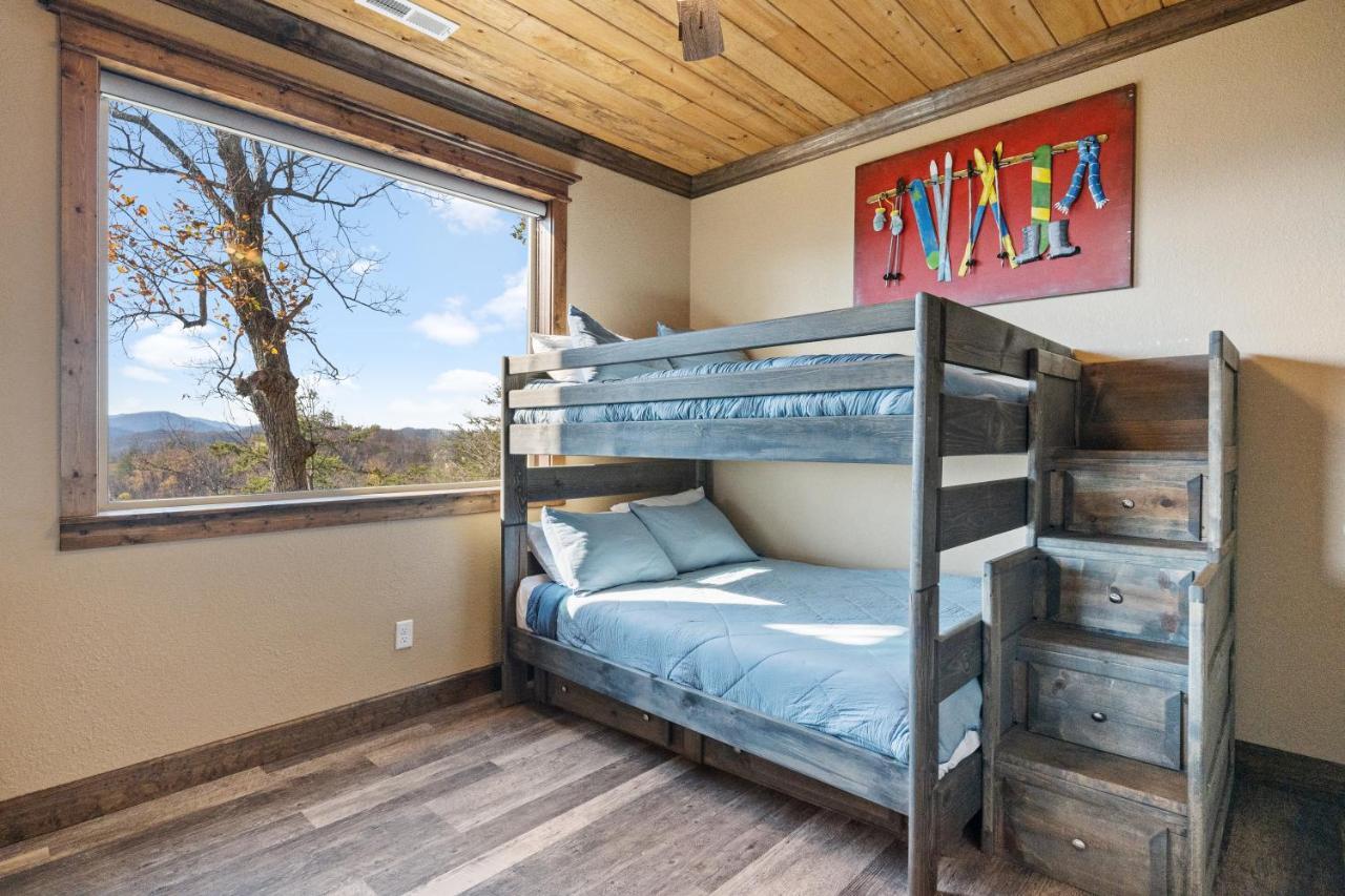 Star Of The Summit, Private Indoor Pool, Amazing Views, 1089 Free Tickets Each Paid Day, Dollywood Villa Sevierville Exterior photo