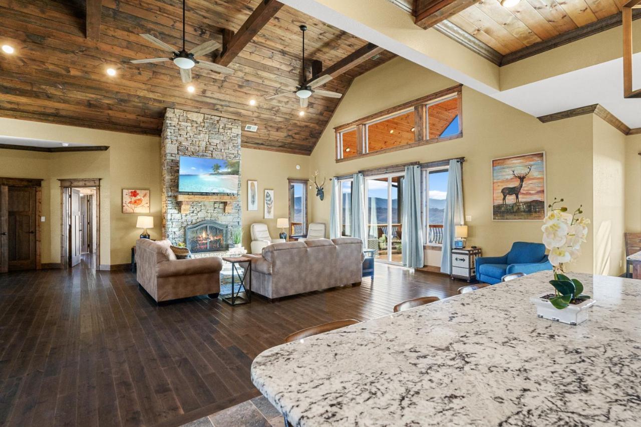 Star Of The Summit, Private Indoor Pool, Amazing Views, 1089 Free Tickets Each Paid Day, Dollywood Villa Sevierville Exterior photo